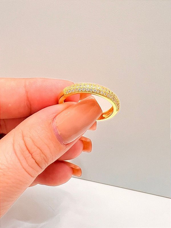 Anel Aparador de Aliança Folheado a Ouro 18 Com Tres Fileiras de Zircônia